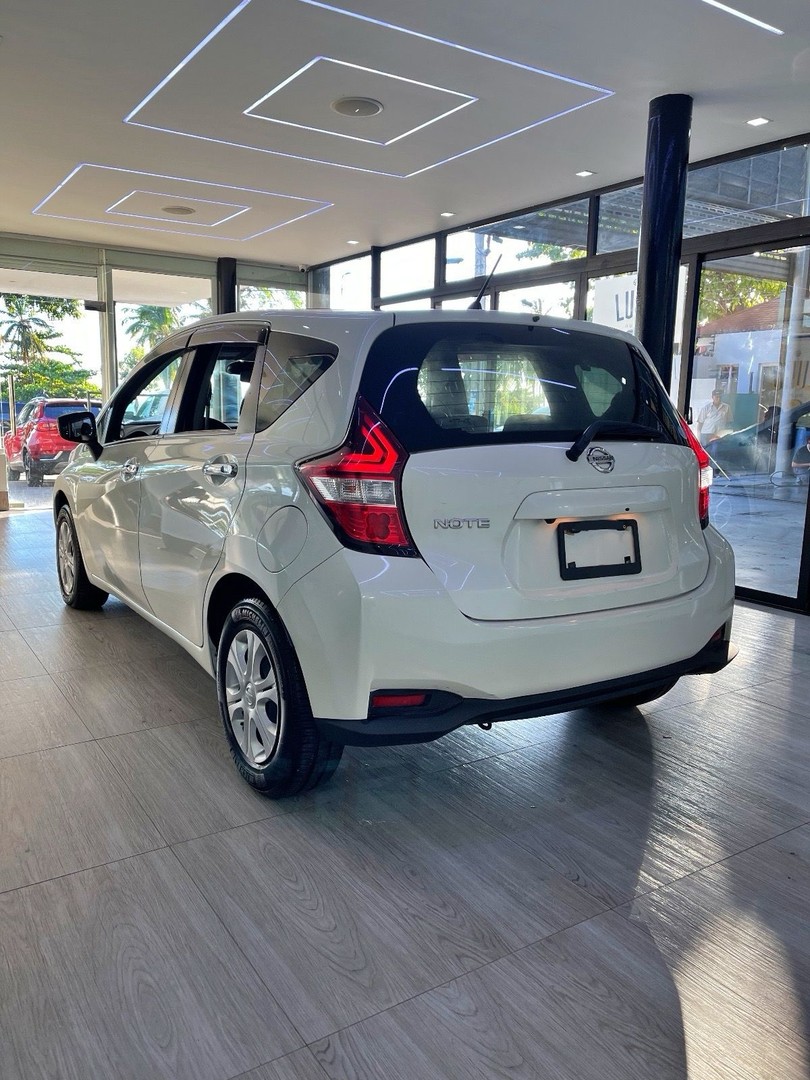 carros - Nissan note 2018 impecable  5