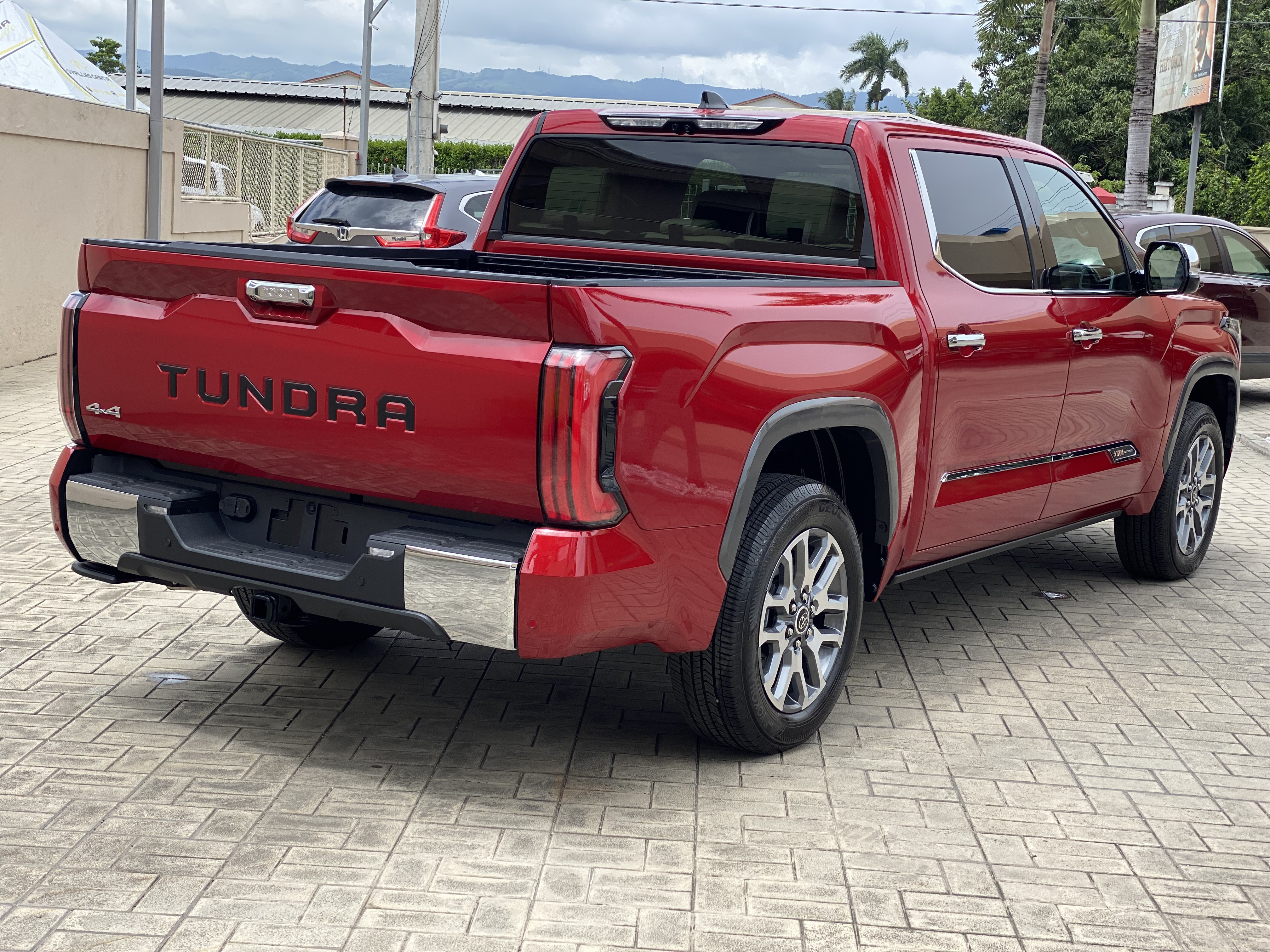 jeepetas y camionetas - Toyota Tundra Edition 1794 4x4 año 2022. 2