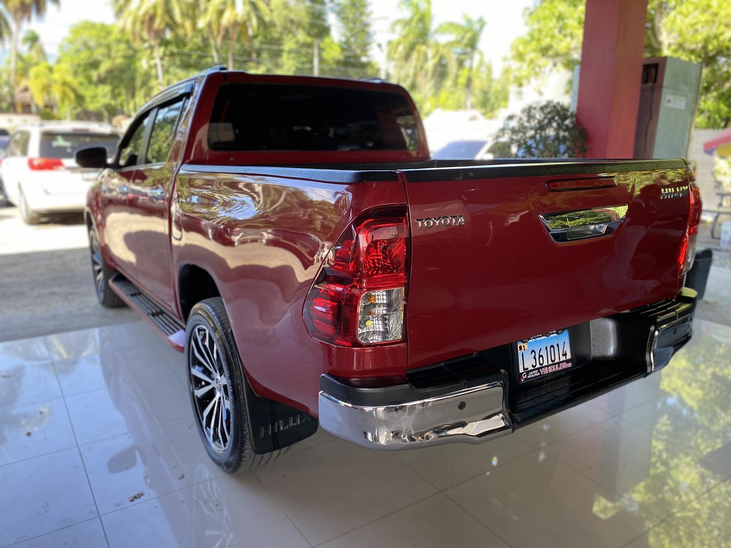 jeepetas y camionetas - TOYOTA HILUX 2016 4X4 3