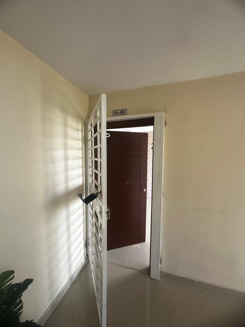 apartamentos - Vendo  lp9 piso 4 prolongación 27 derecho a techo tres habitacipns balcón parque 5