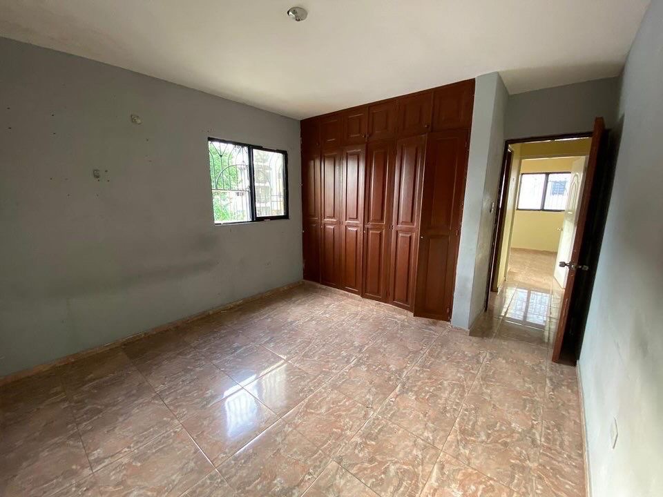 casas - venta de casa de dos niveles dividida en 4 en vista hermosa Santo Domingo este  6