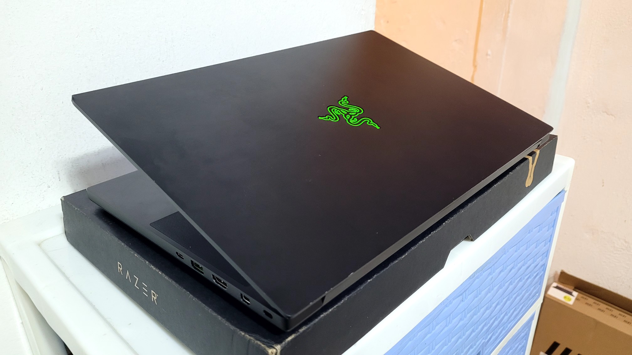 computadoras y laptops - Razer blade Gamer Core i7 9na Gen Ram 16gb nVidea  RTX 2060 6GB 1080p 144hz 2