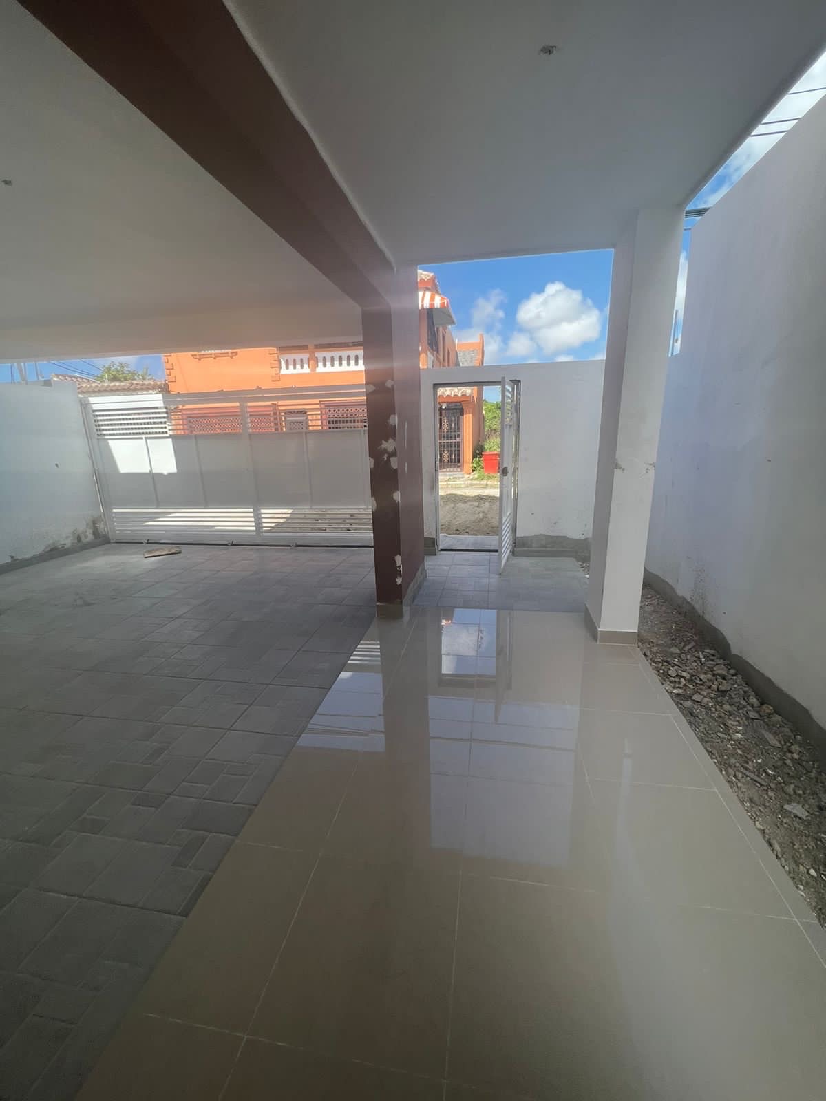 casas - venta de casa en la autopista de san Isidro Santo Domingo este  5