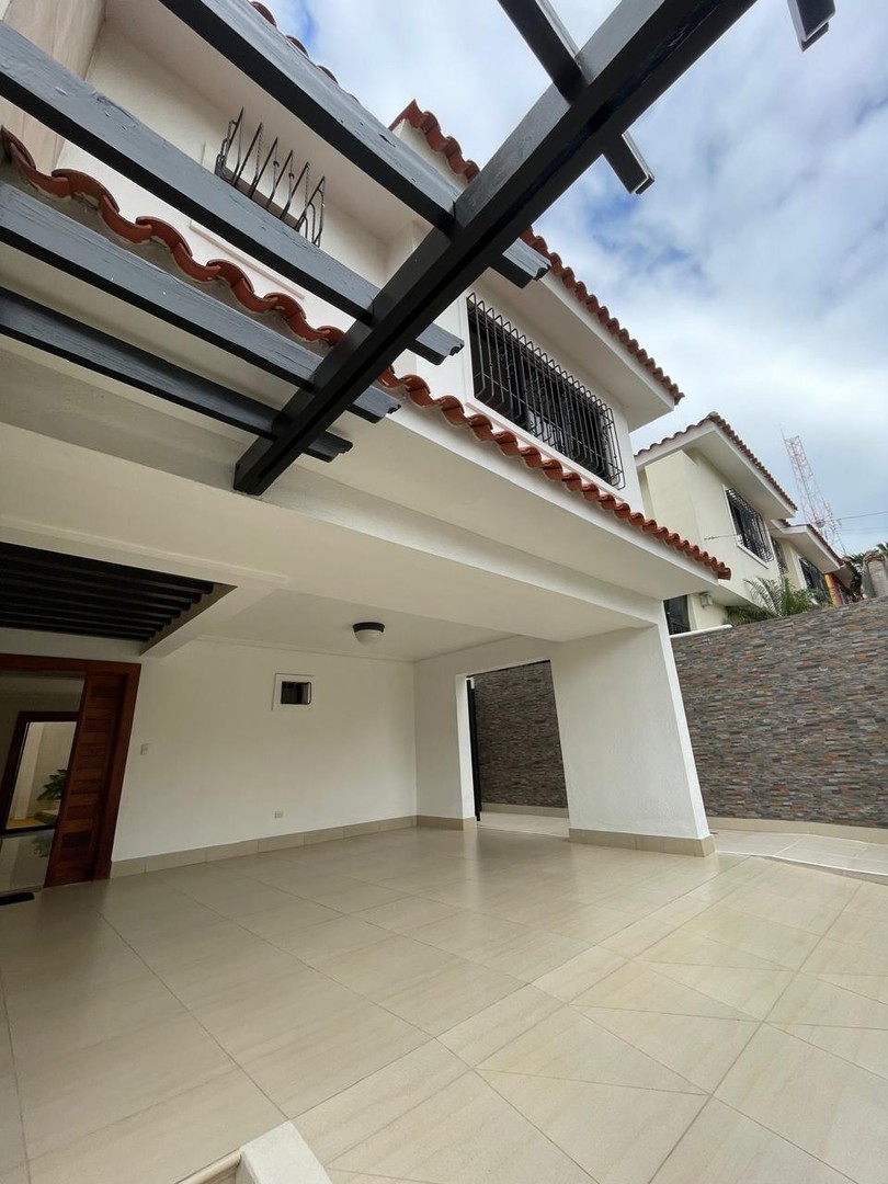 casas - Casa En Venta Residencial  CERVILLA ISABEL, Próximo A La República De Colombia.
 9