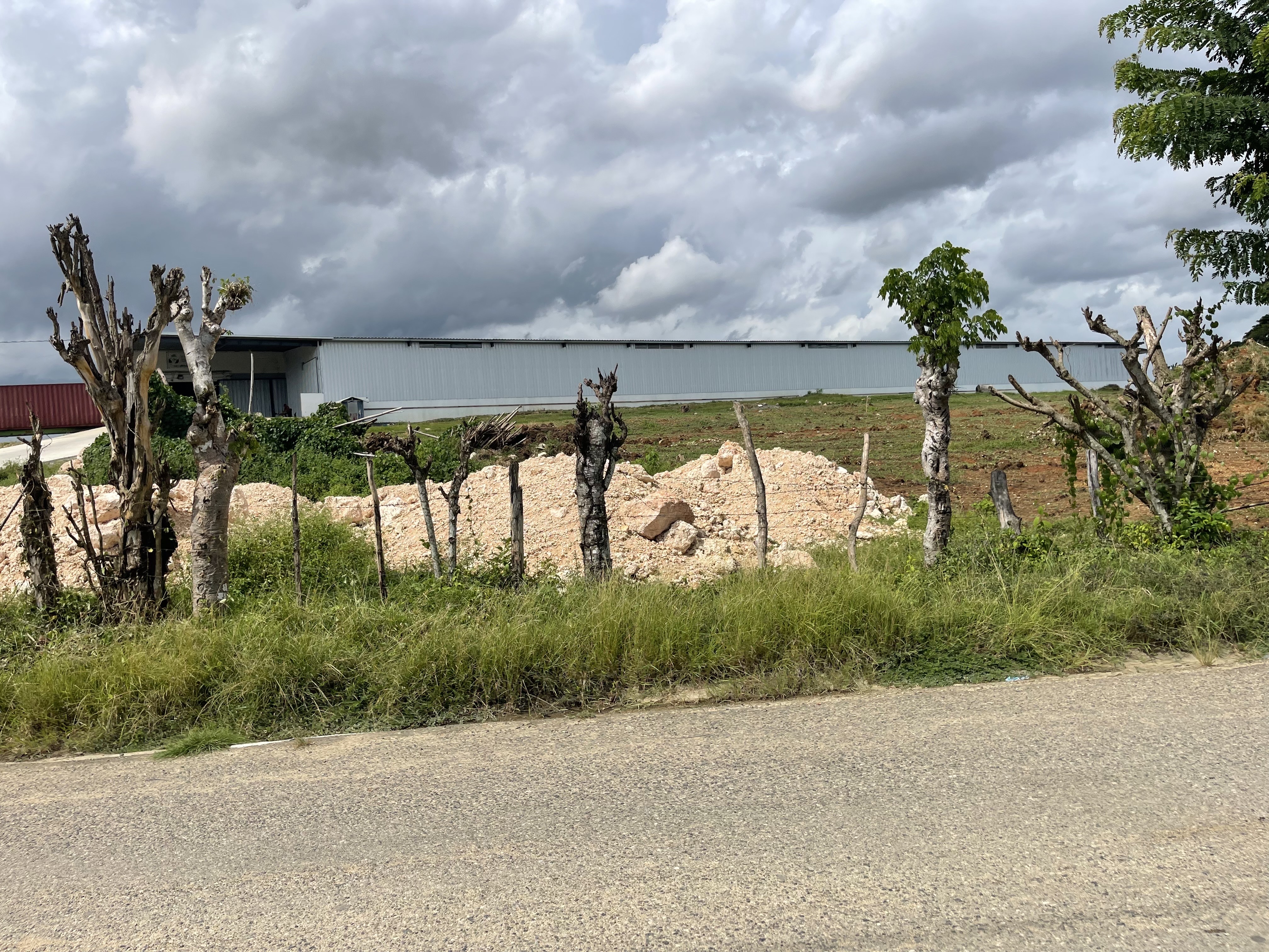 solares y terrenos - vendo Terrenos, Autopista Duarte, Merca Santo Domingo  3