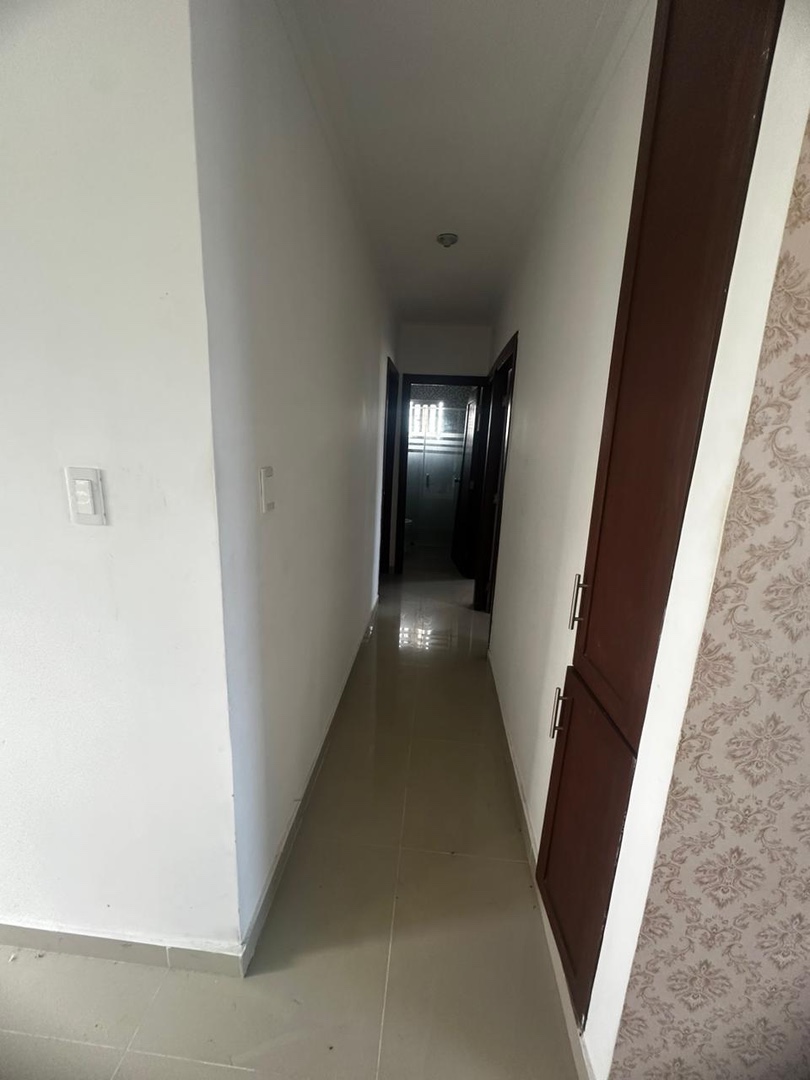 apartamentos - Vendo  lp9 piso 4 prolongación 27 derecho a techo tres habitacipns balcón parque 8