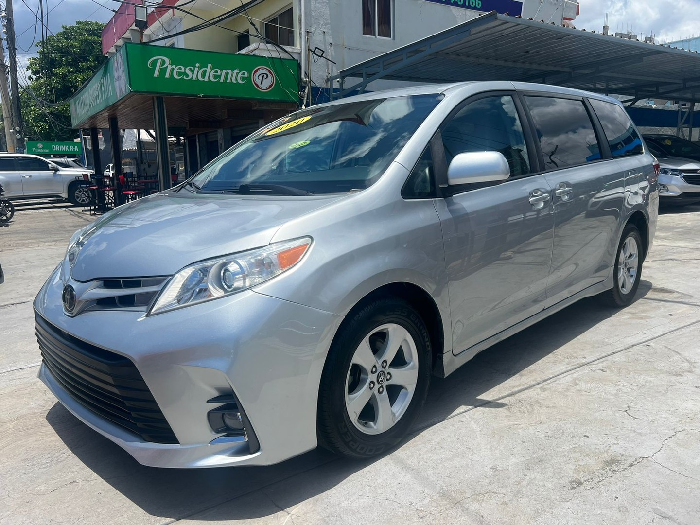 jeepetas y camionetas - Toyota Sienna CE 2020