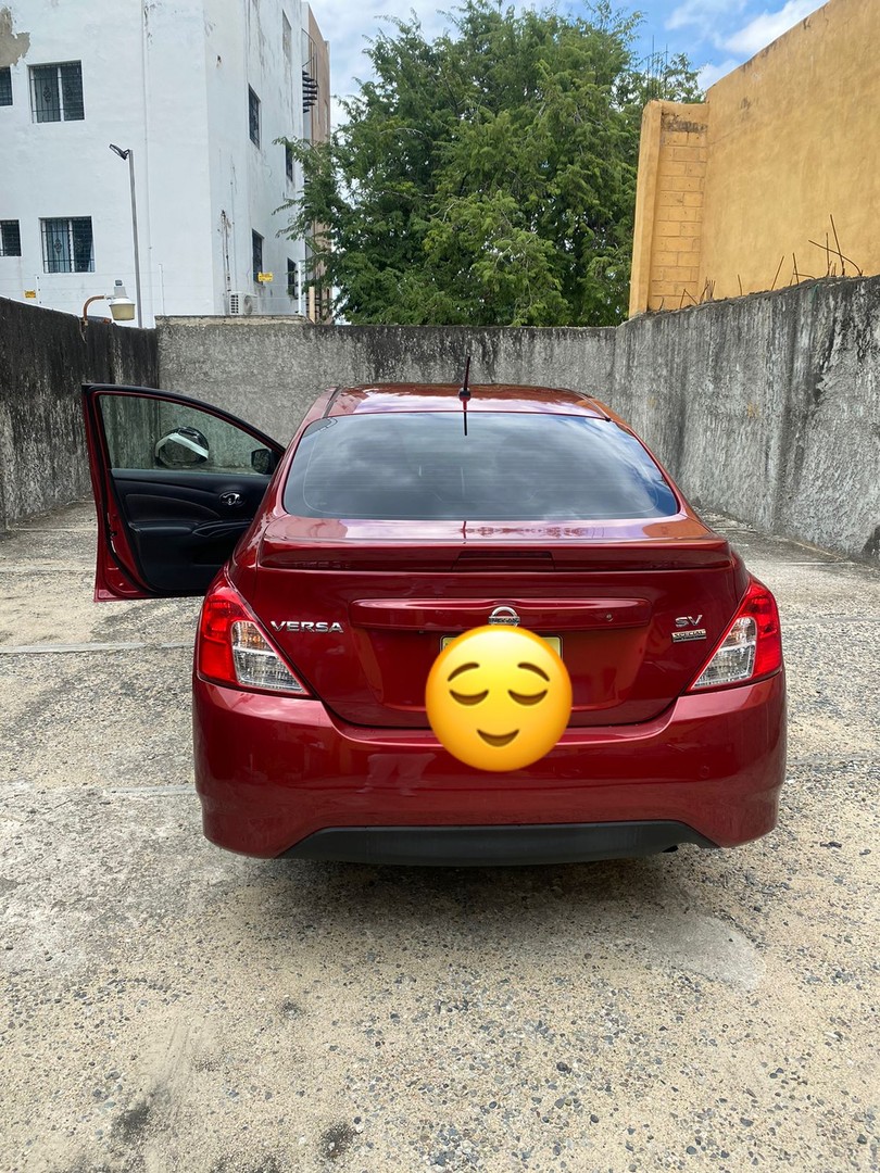 carros - Nissan versa 2018  3