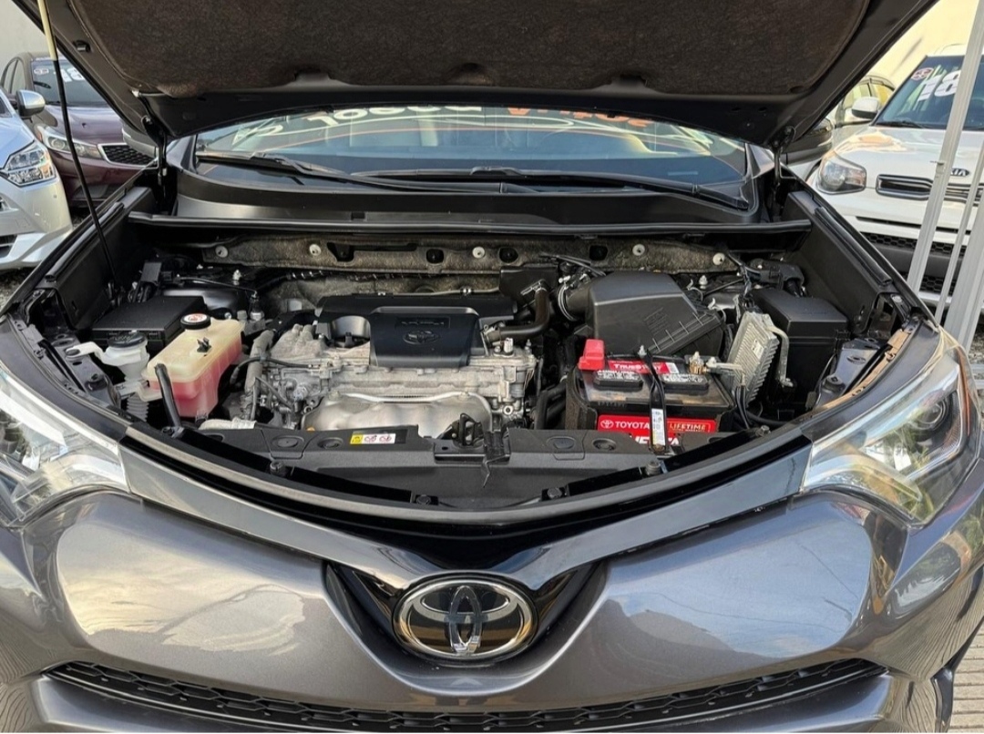 jeepetas y camionetas - 2018 Toyota Rav4 SE FULL  2