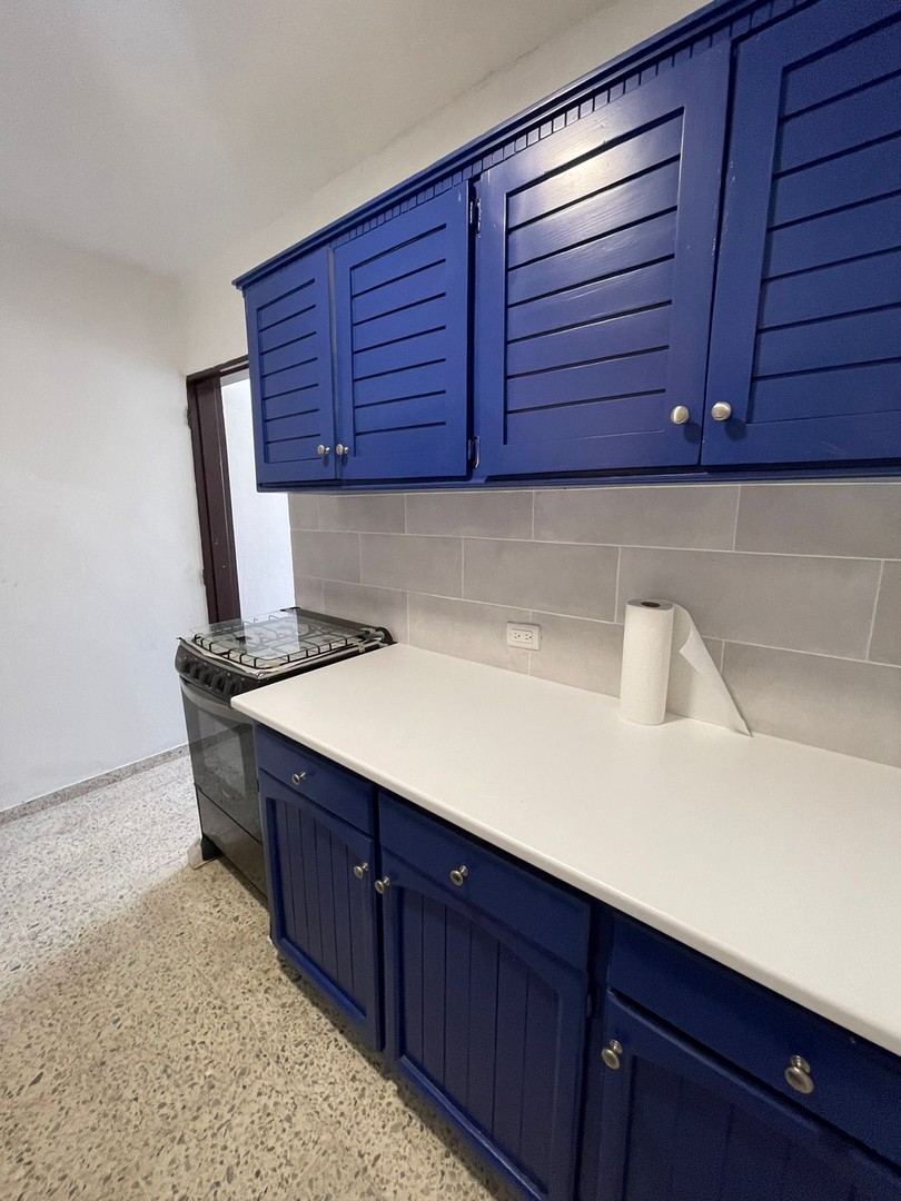 apartamentos - Apartamento en Venta de oportunidad en el centro de la ciudad, Naco. 3