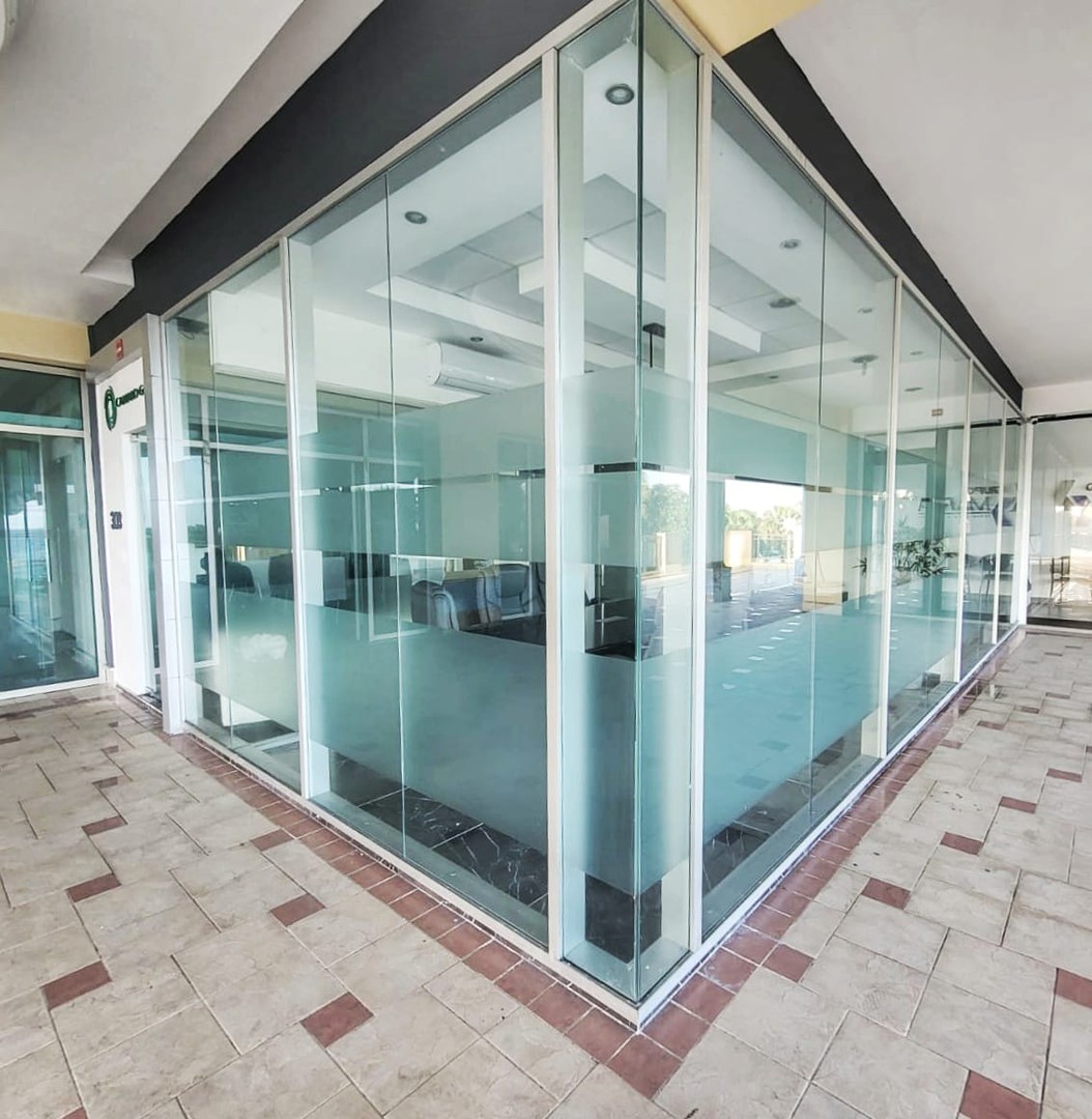 oficinas y locales comerciales - Oficina Malecon Center/Vista Mar 60m2, US$110K 1