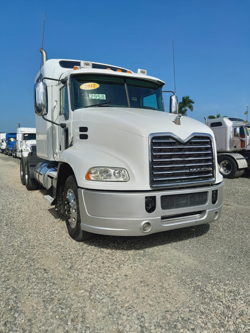 camiones y vehiculos pesados - Mack Pinnacle año 2012