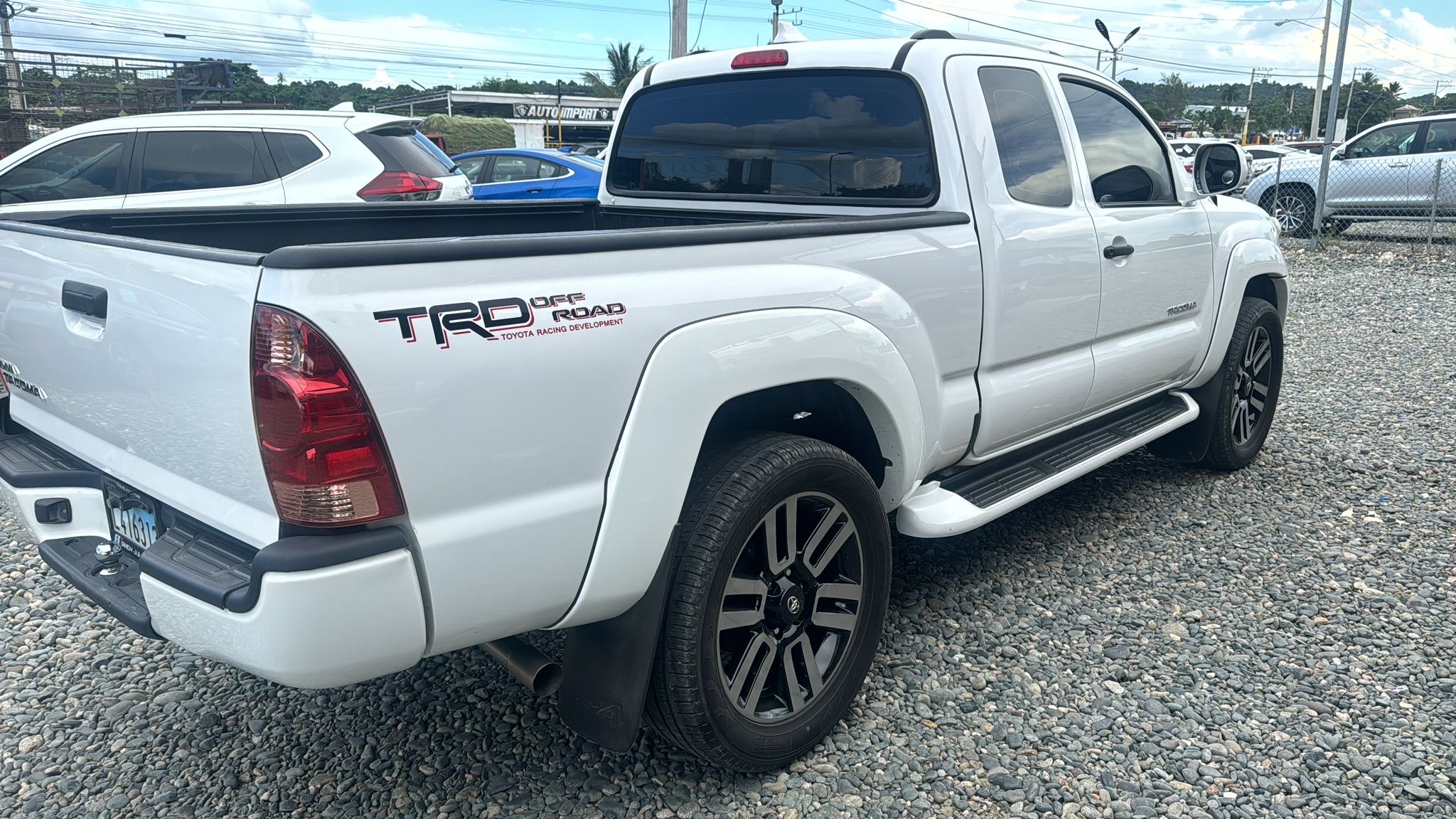 jeepetas y camionetas - Toyota Tacoma Trd off road 2015 4x4 2