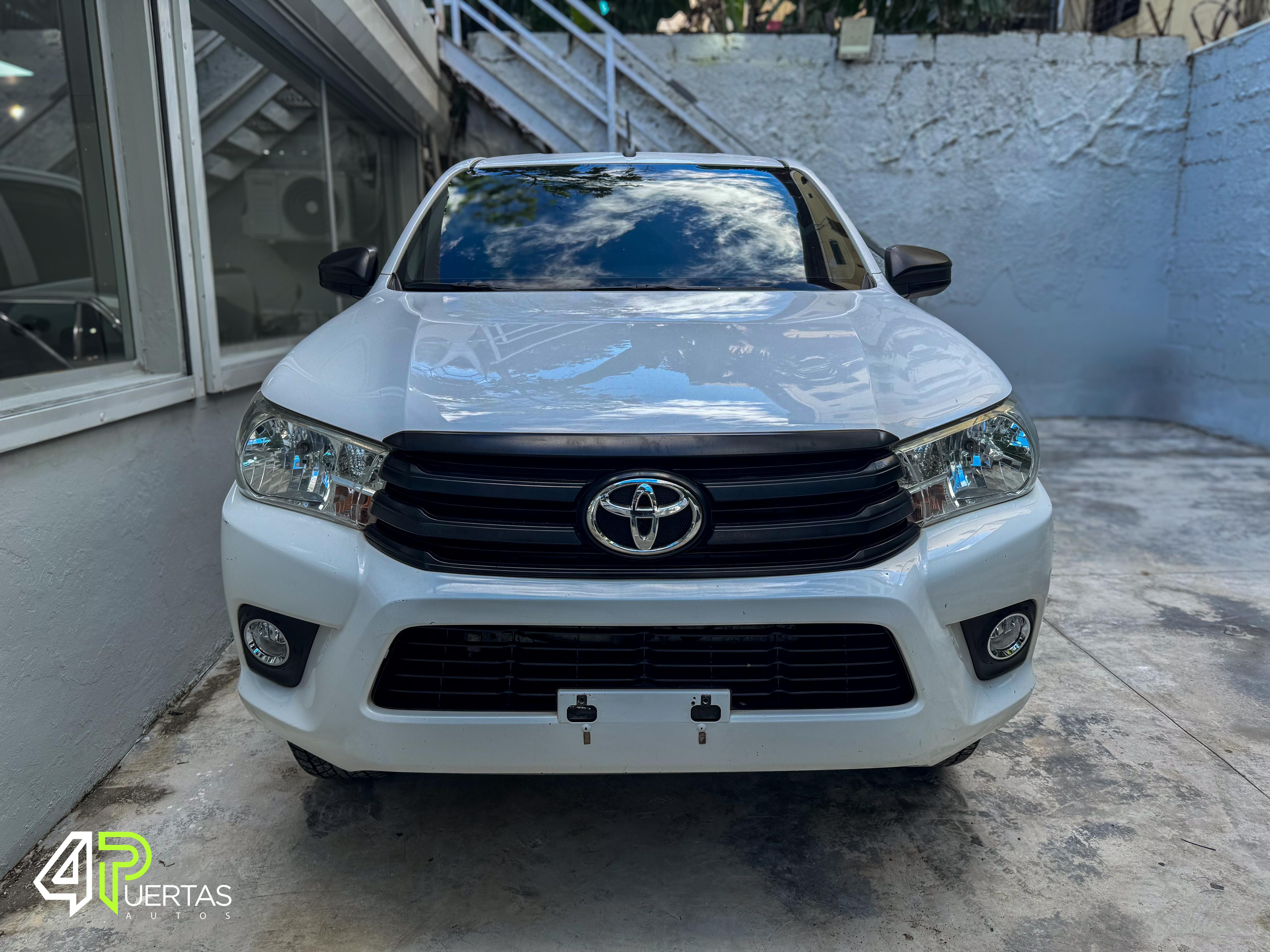 jeepetas y camionetas - TOYOTA HILUX 4X4