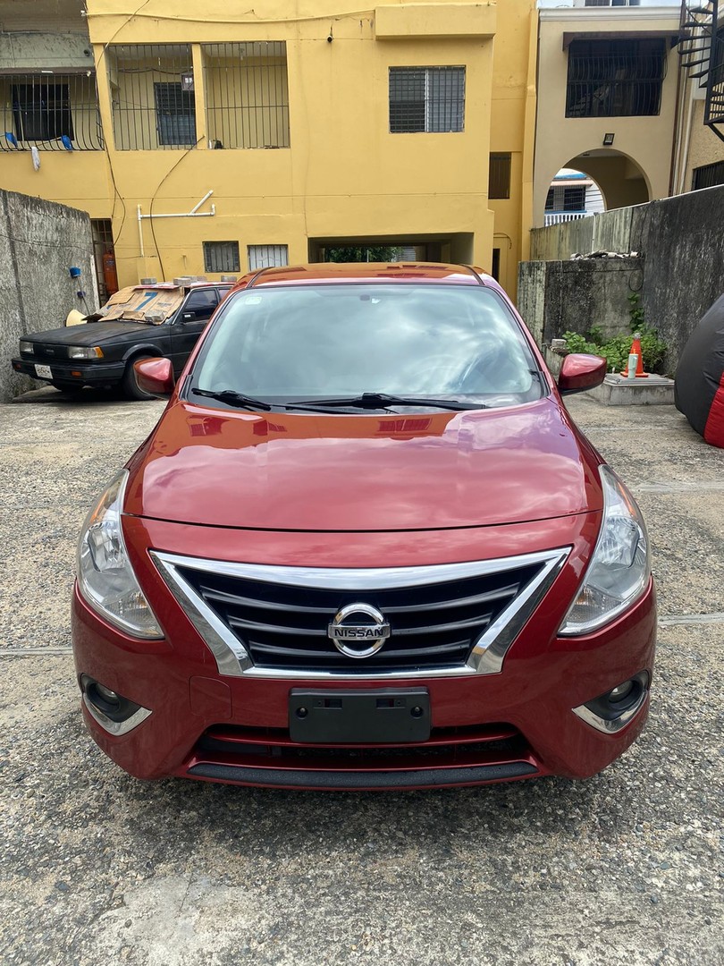 carros - Nissan versa 2018  0