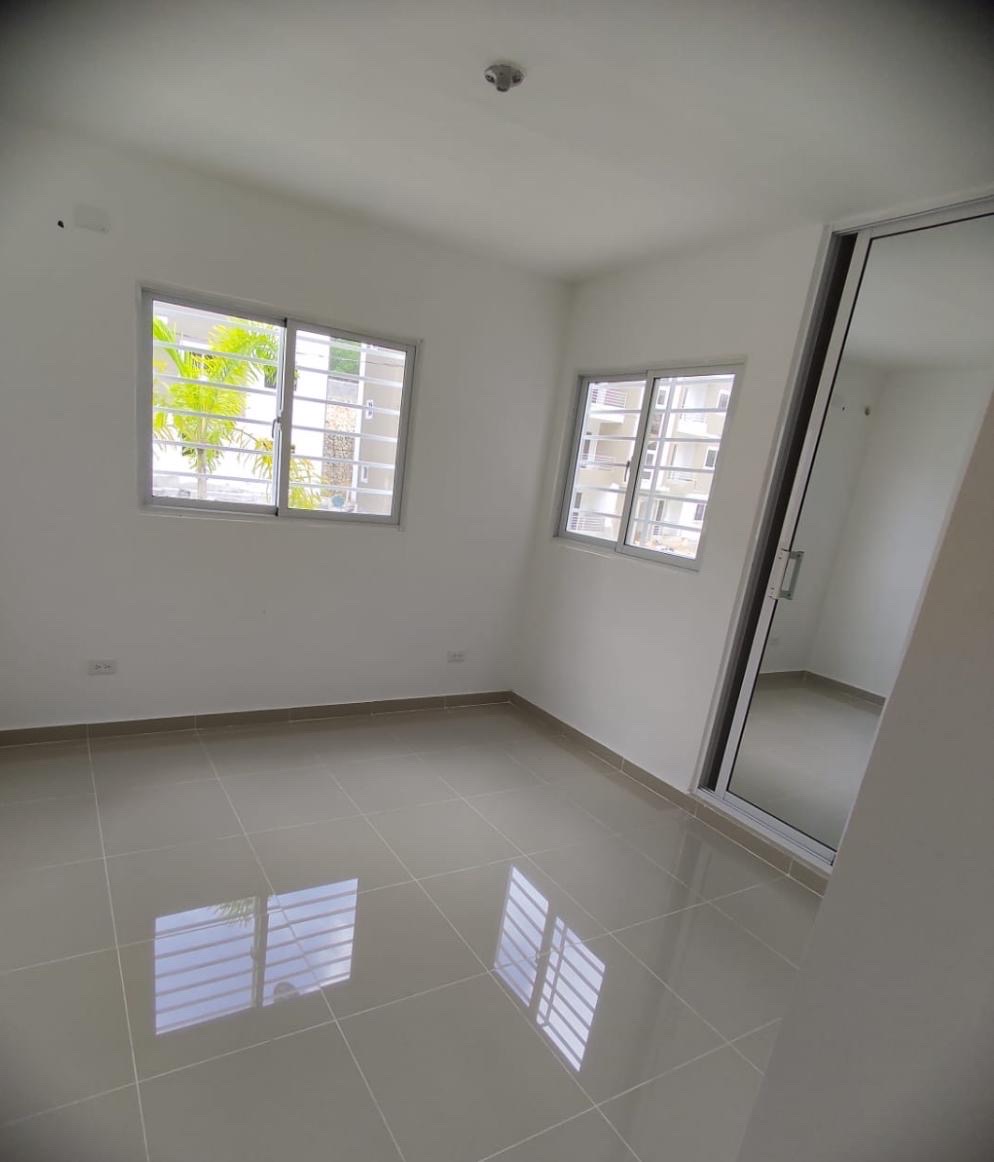 apartamentos - Apartamento en venta  de 3 habitaciones Santo Domingo Oeste  8