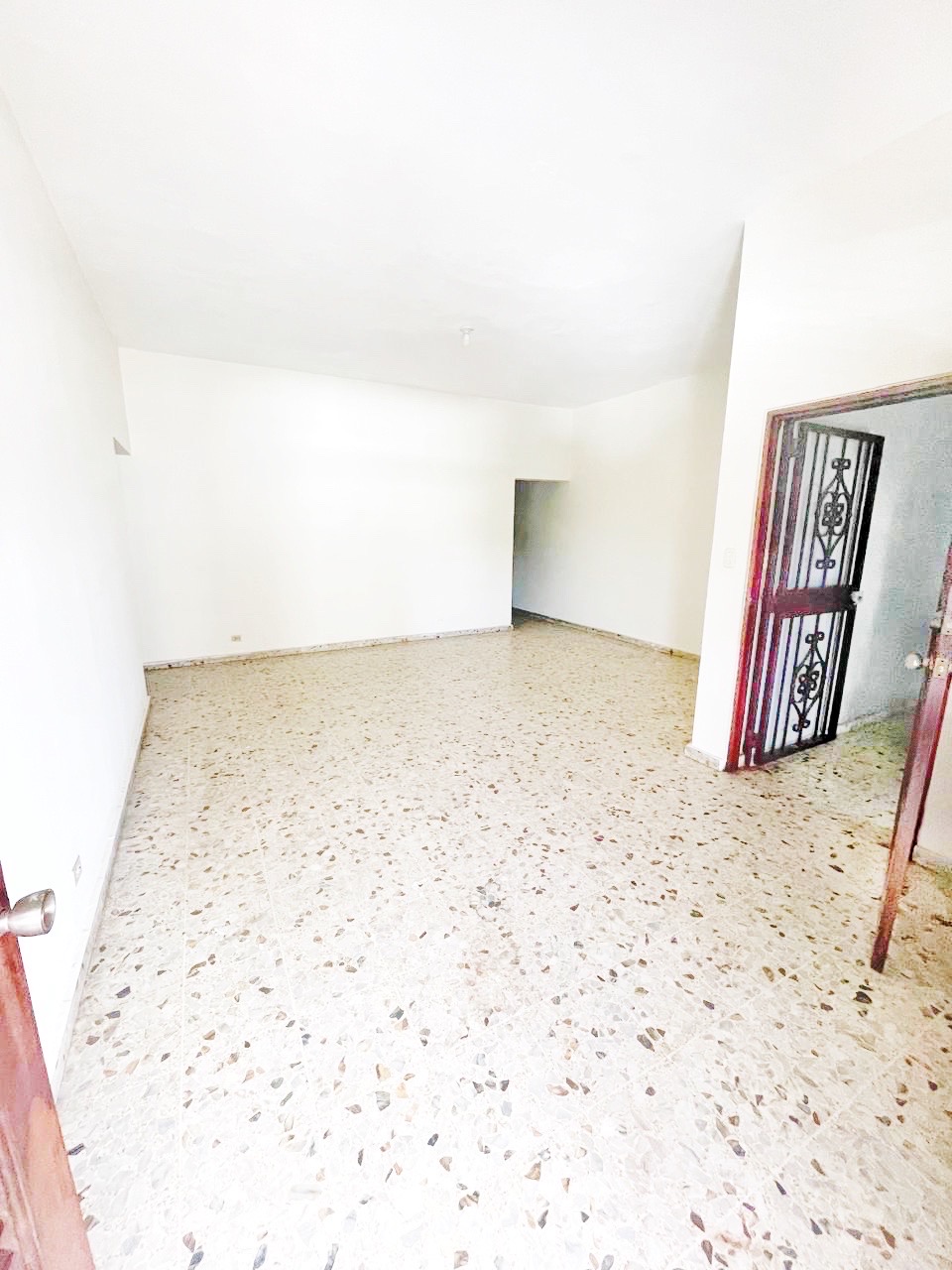 apartamentos - hermoso apartamento en  una zona céntrica y tranquila  5