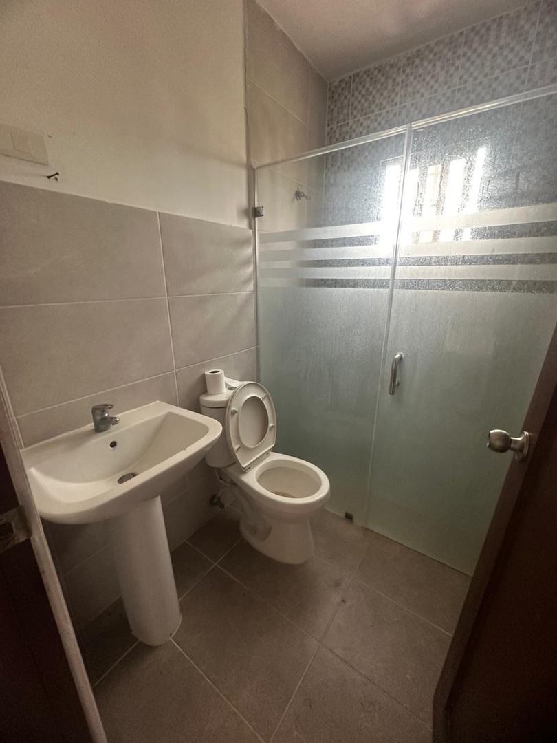 apartamentos - Vendo  lp9 piso 4 prolongación 27 derecho a techo tres habitacipns balcón parque 9