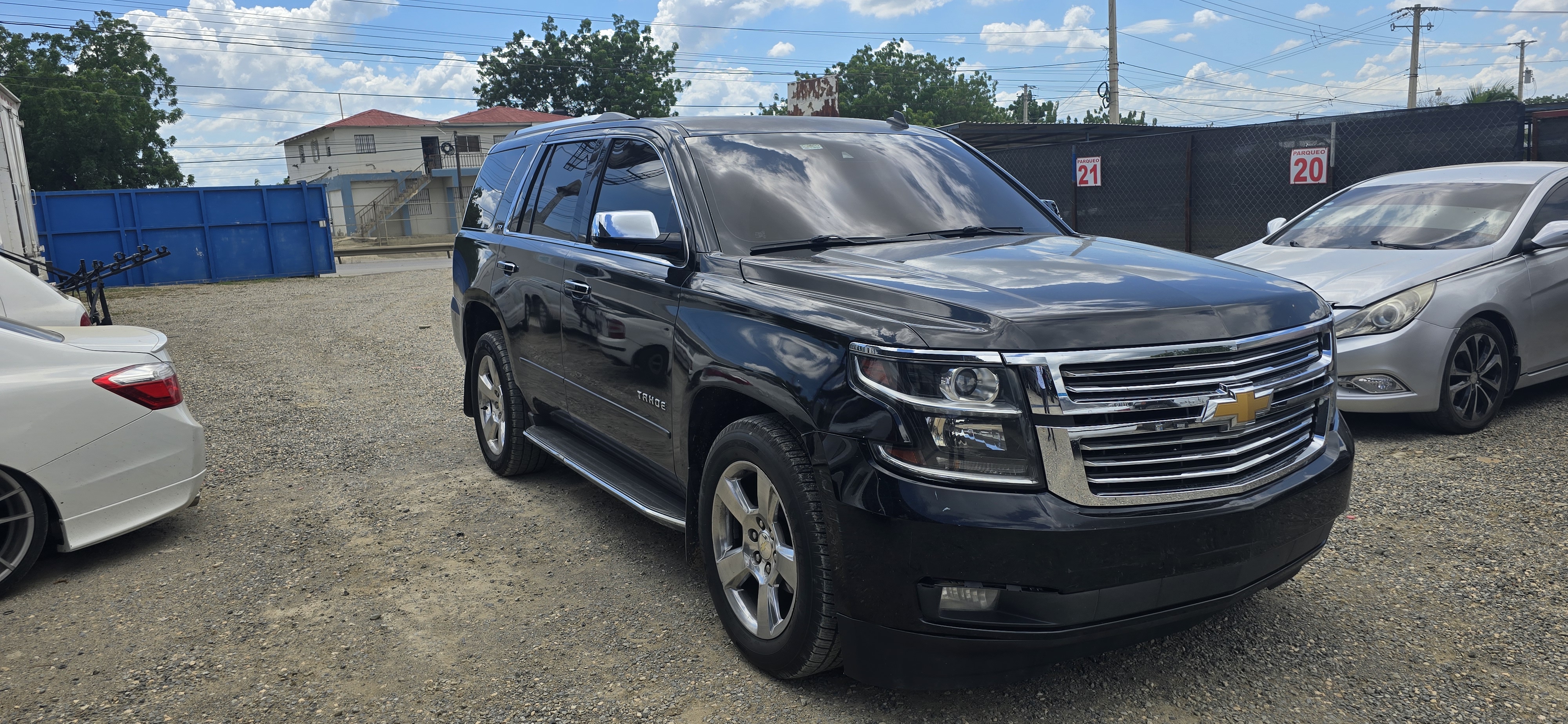 jeepetas y camionetas - Chevrolete Tahoe LTZ 2016 1