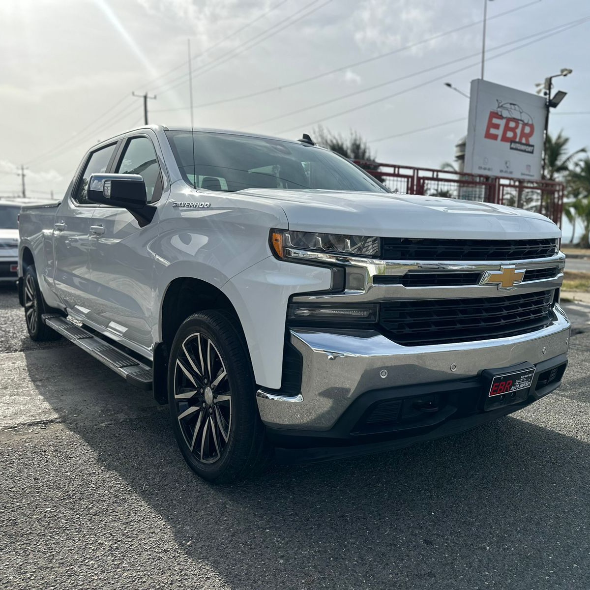 jeepetas y camionetas - Chevrolet Silverado LT 2019 
4x4 



