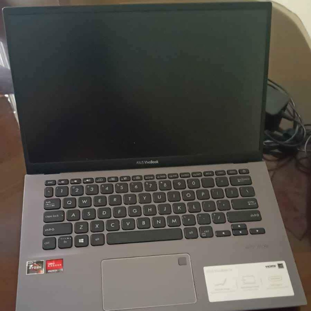 computadoras y laptops - Laptop Asus Vivobook 14