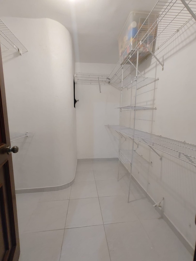 apartamentos - Apartamento en Alquiler en Evaristo Morales. 
Precio de alquiler US$940
