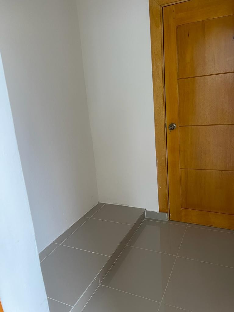 apartamentos - Apartamento en cuarto piso, tipo penhouse con gazebo, Autopista San Isidro 4