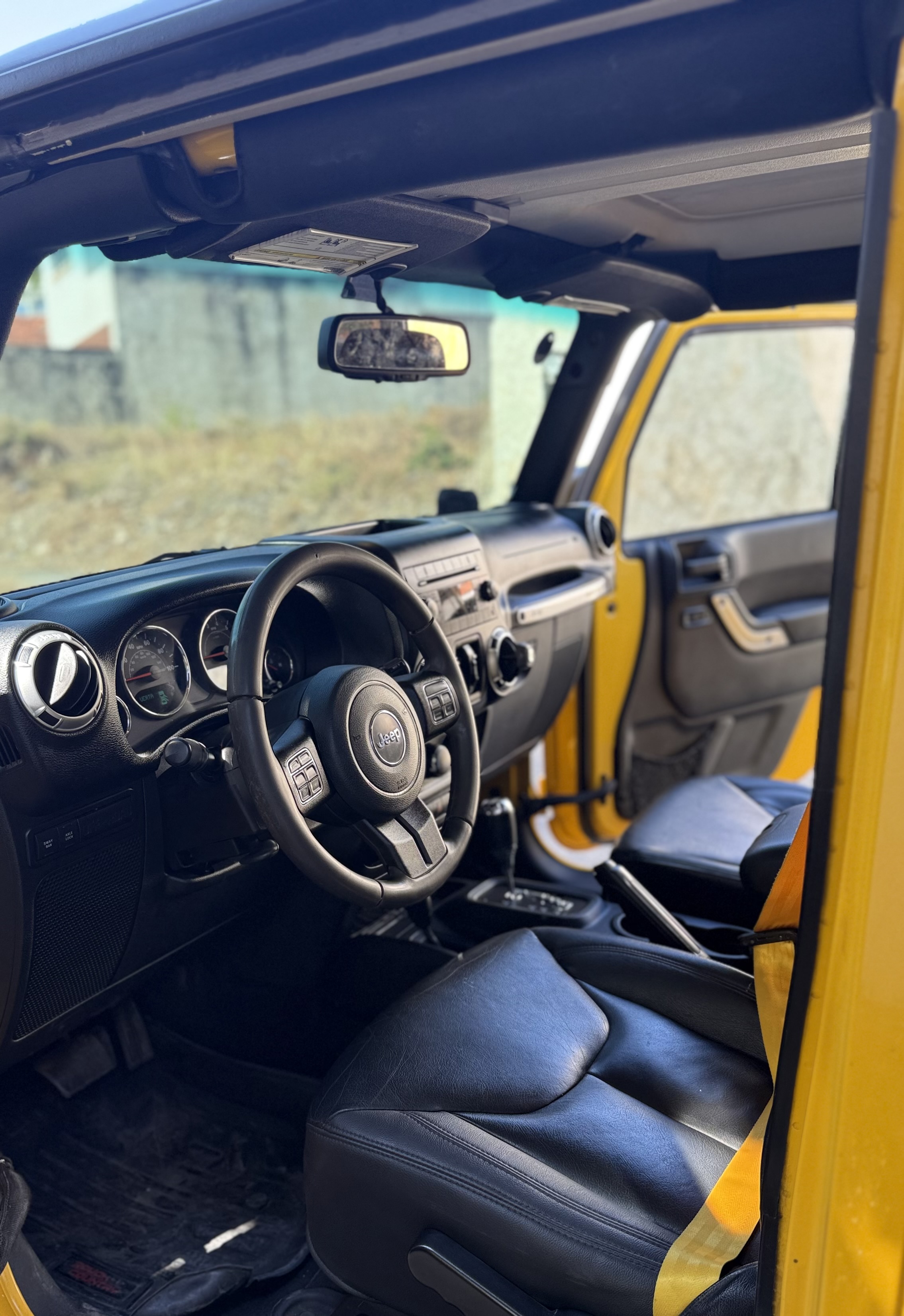 jeepetas y camionetas - Jeep wrangler Rubicon Unlimited 2015 4x4 automátic 3