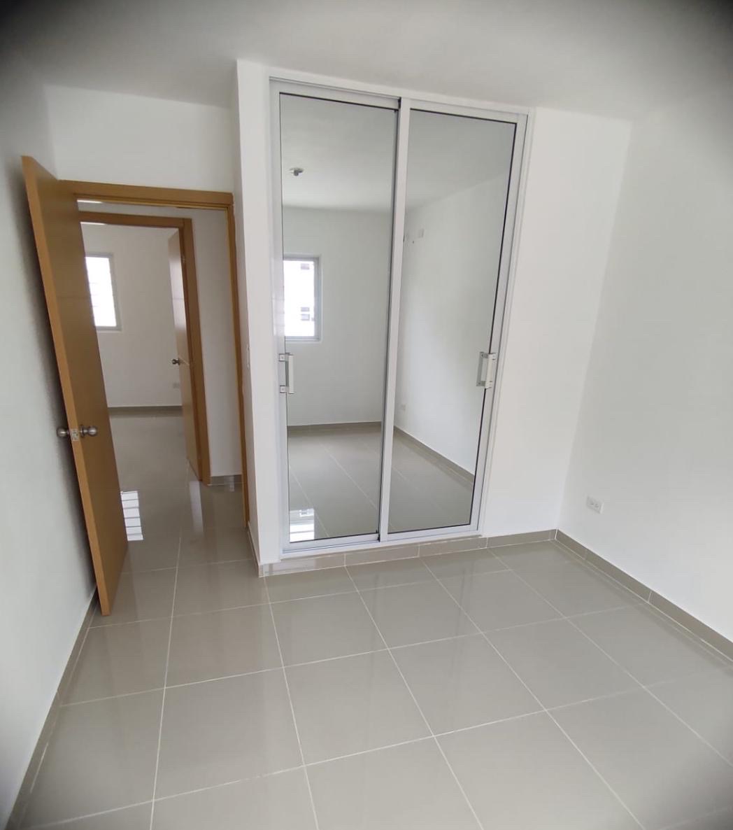 apartamentos - Apartamento en venta  de 3 habitaciones Santo Domingo Oeste  9