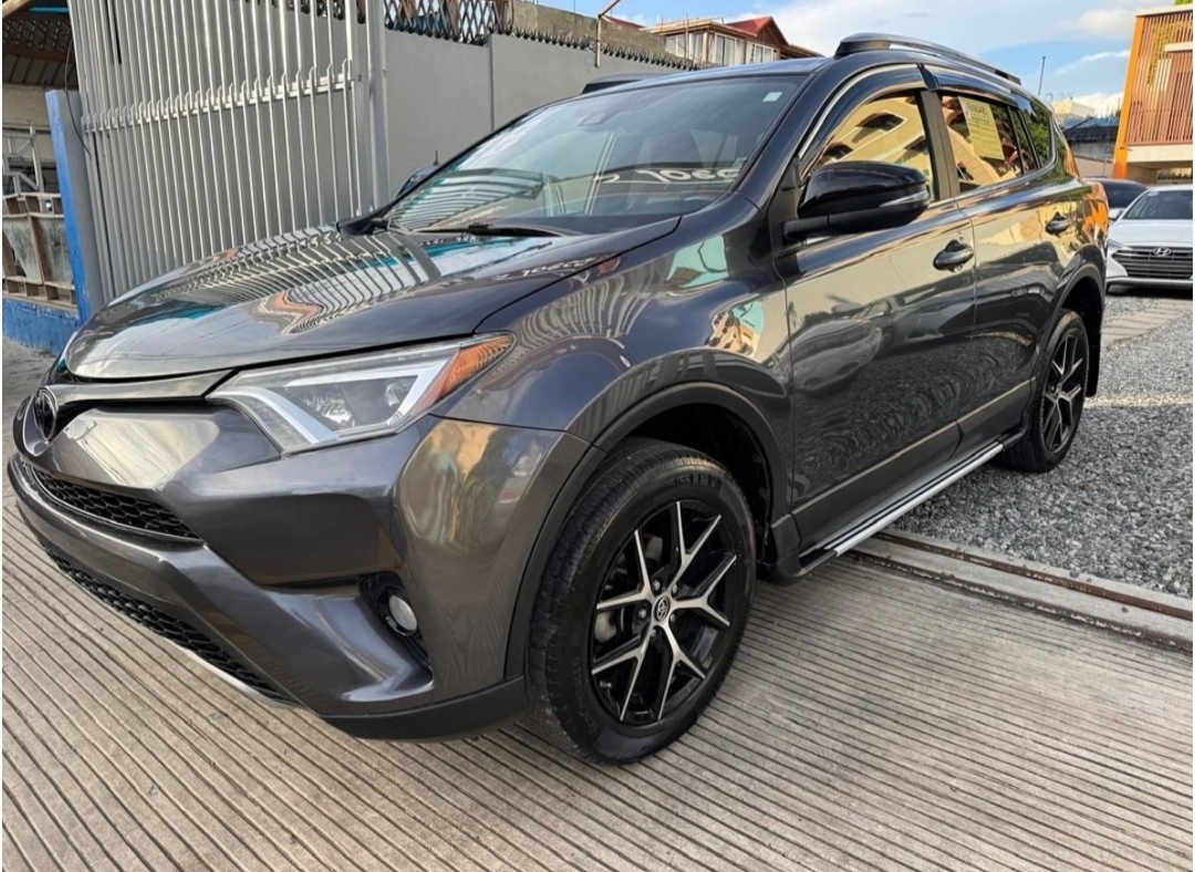 jeepetas y camionetas - 2018 Toyota Rav4 SE FULL 