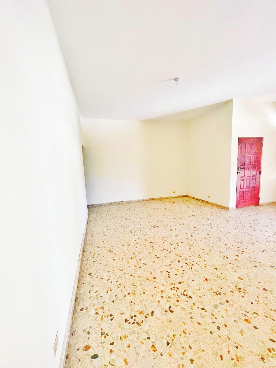 apartamentos - hermoso apartamento en  una zona céntrica y tranquila  6