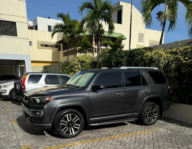 jeepetas y camionetas - Toyota 4runner limited 2015 7