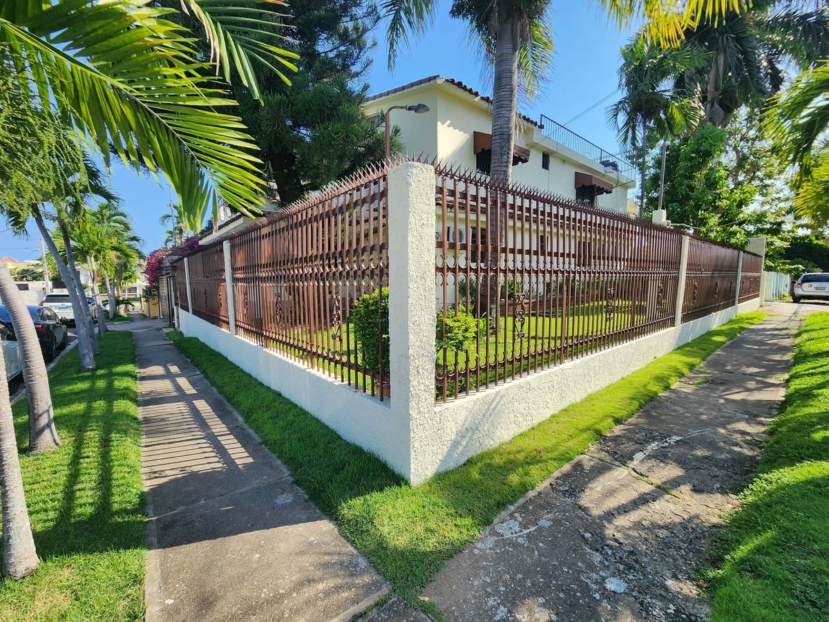 casas - Casa en Alquiler en Los Prados