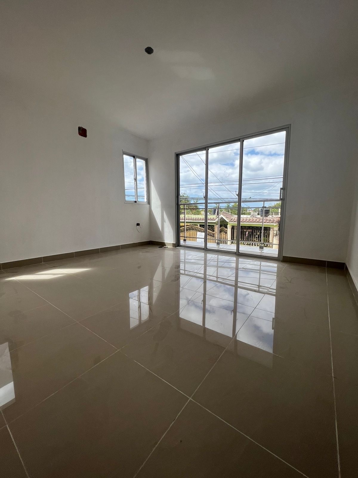 casas - venta de casa en la autopista de san Isidro Santo Domingo este  9