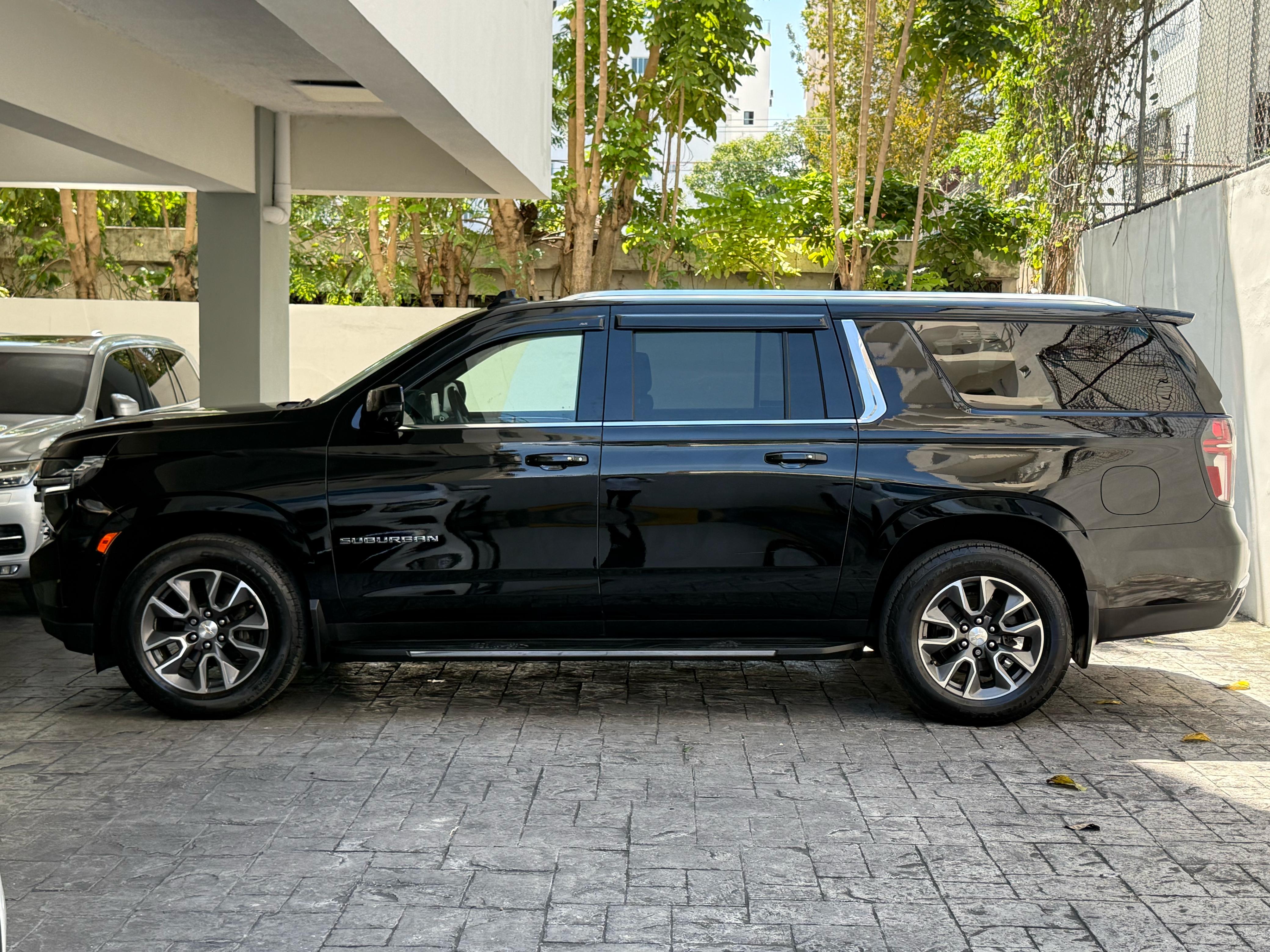 jeepetas y camionetas - Chevrolet Suburban LT 2021 8