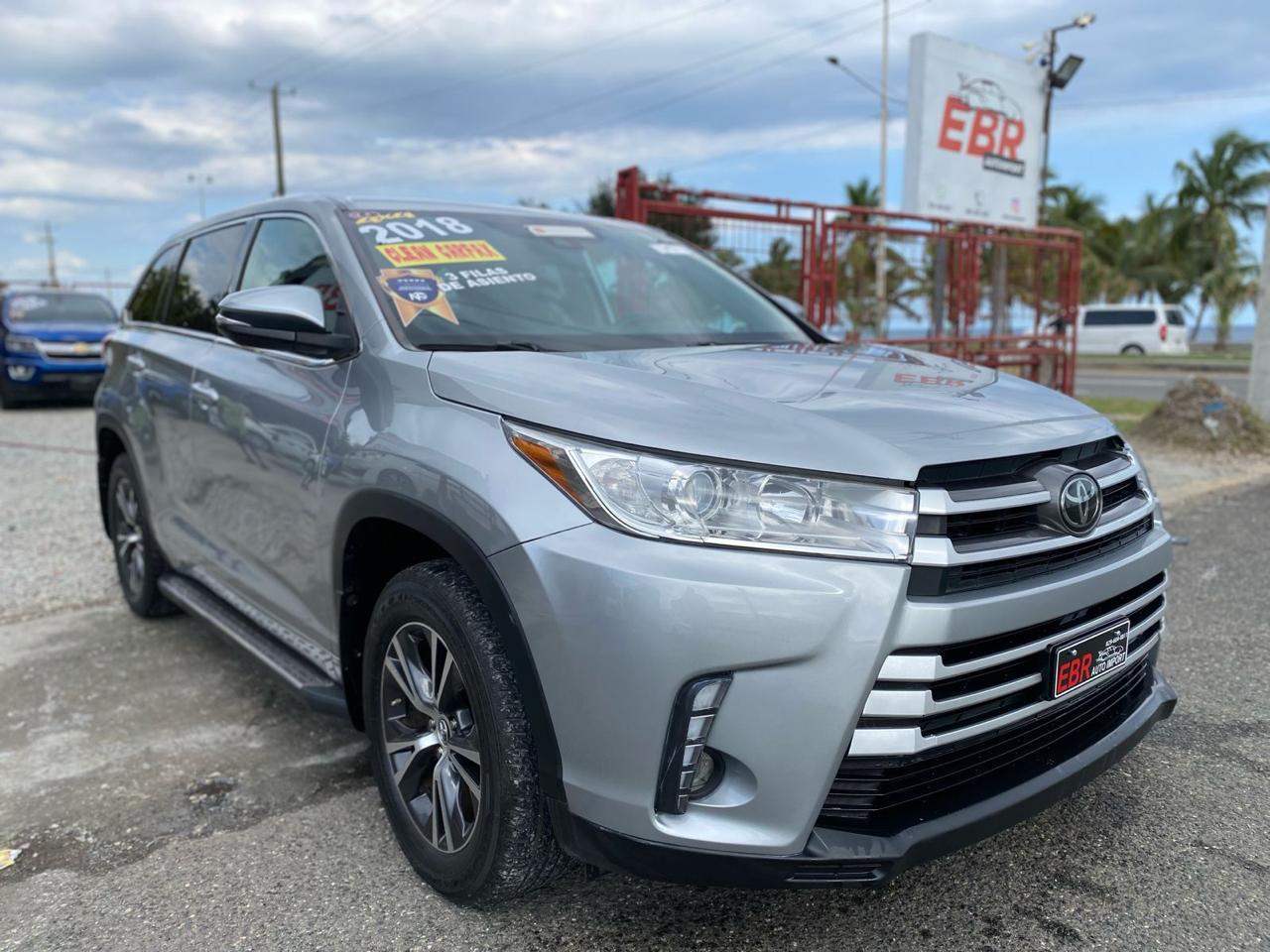 jeepetas y camionetas - Toyota highlander LE 2018 1