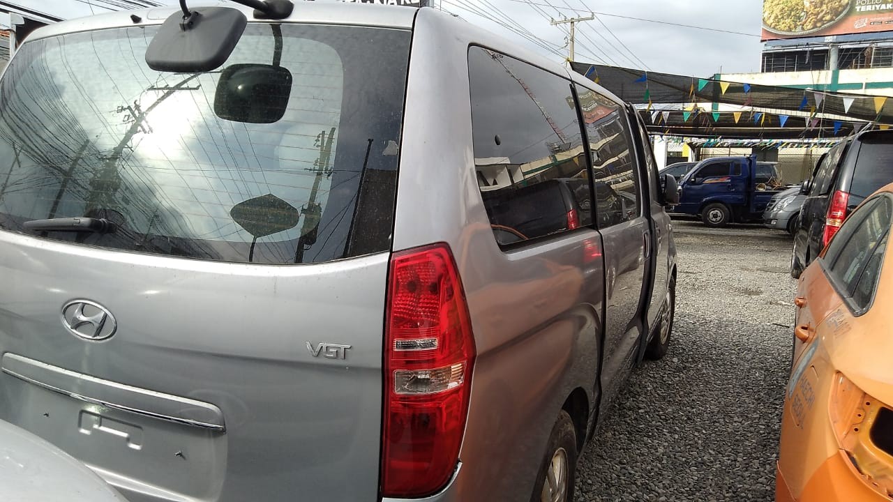 jeepetas y camionetas - HYUNDAI GRAN STAREX 2018 GRIS 5