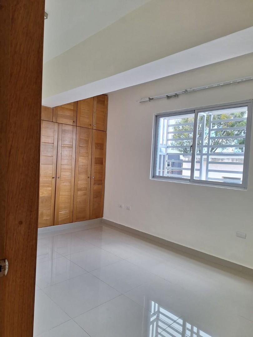 apartamentos - Alquilo en Los Prados.
Apartamento 2 nivel, 120 metros, con 3 hab, 
usd$1000 6