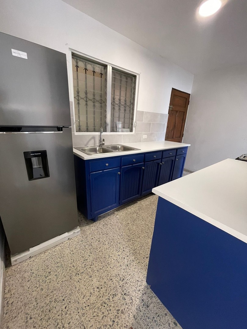 apartamentos - Apartamento en Venta de oportunidad en el centro de la ciudad, Naco. 2