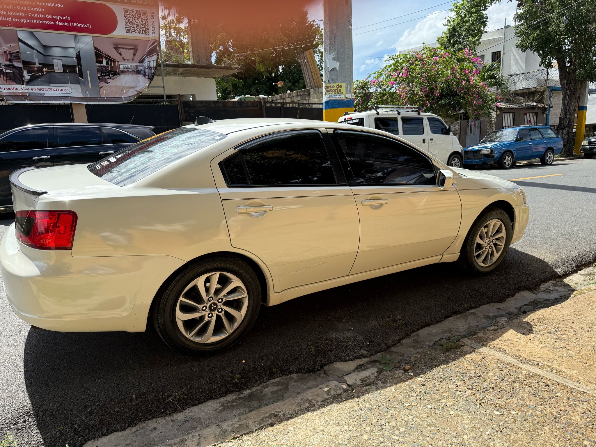 carros - Vendo carro Mitsubishi Galant 2009 de oportunidad! 1