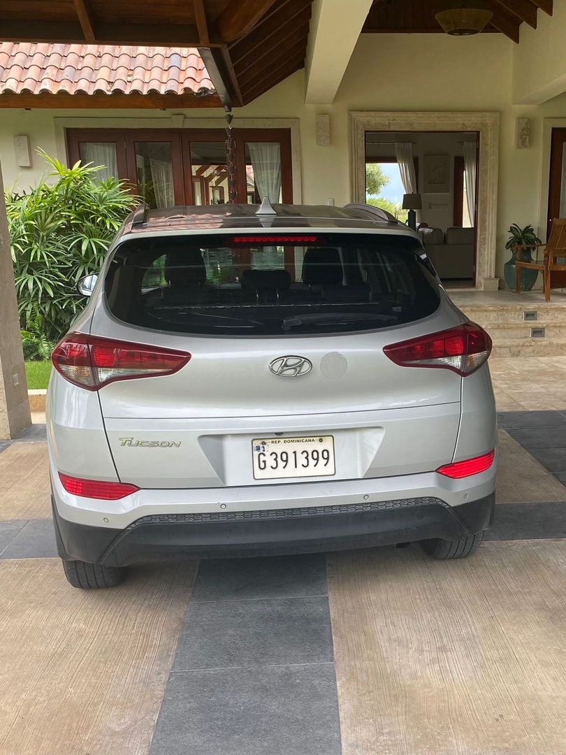 jeepetas y camionetas - Hyundai Tucson 2017 - 73,000 kilómetros  1