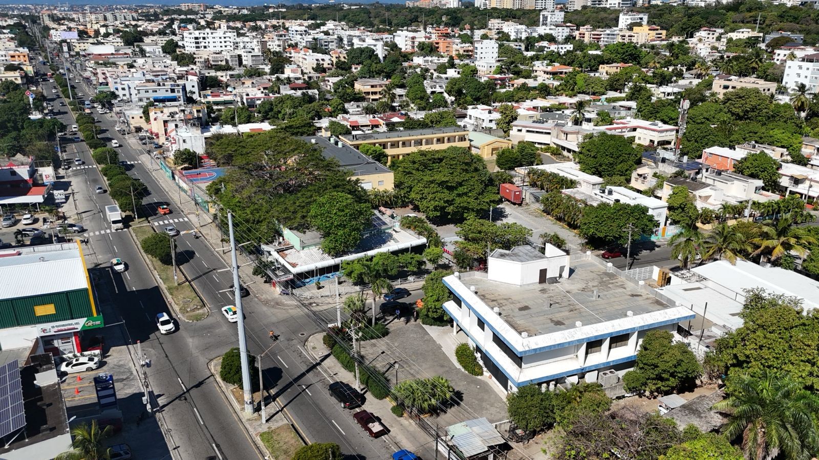 oficinas y locales comerciales - Local comercial en la Av. Independencia para bancos  5