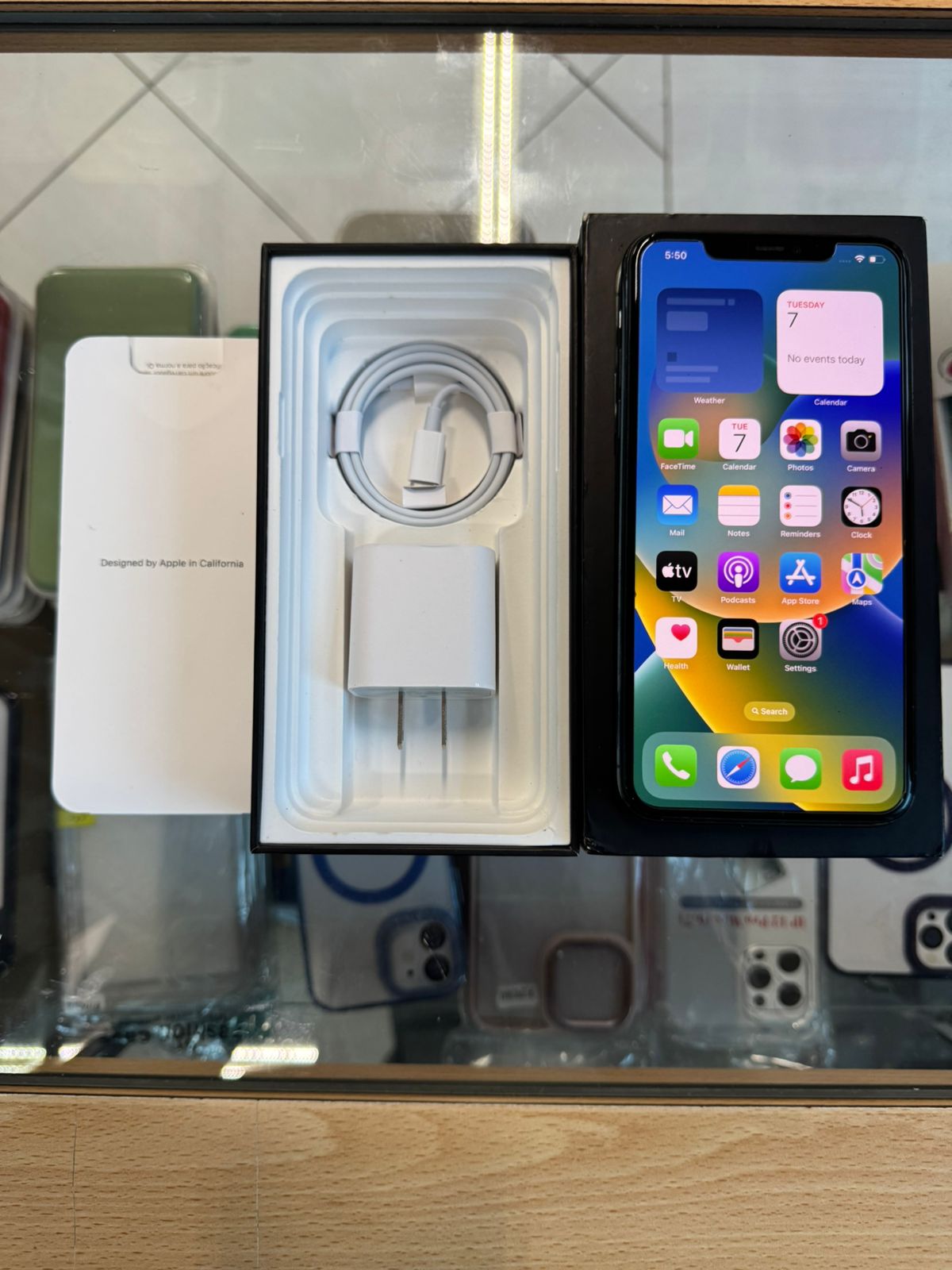 celulares y tabletas - Iphone 11 pro max verde 256GB Desbloqueado. 1