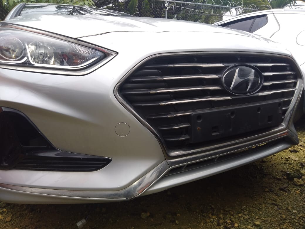 carros - HYUNDAI SONATA  2018 GRISDESDE: RD$ 765,100.00