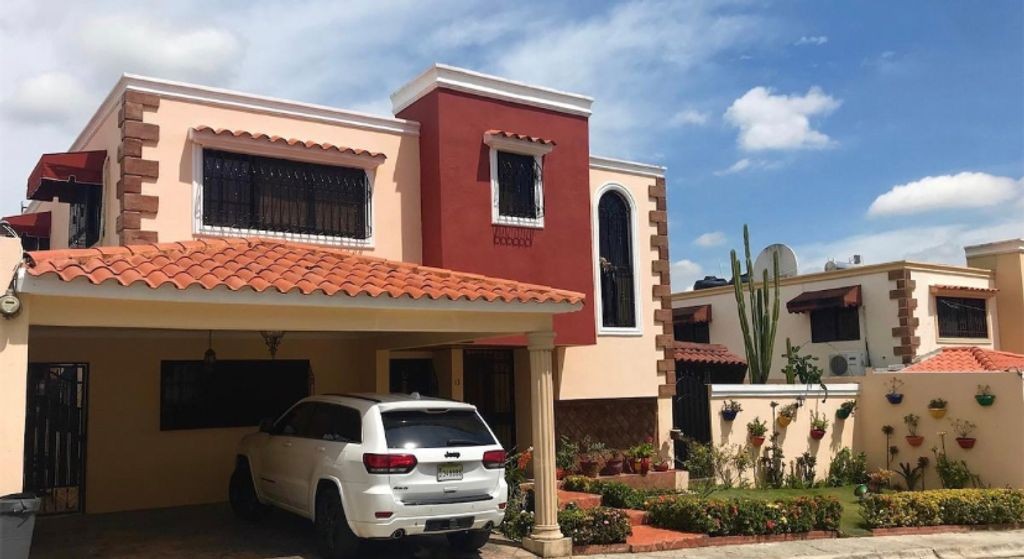 casas - Venta de amplia casa en arroyo hondo 5