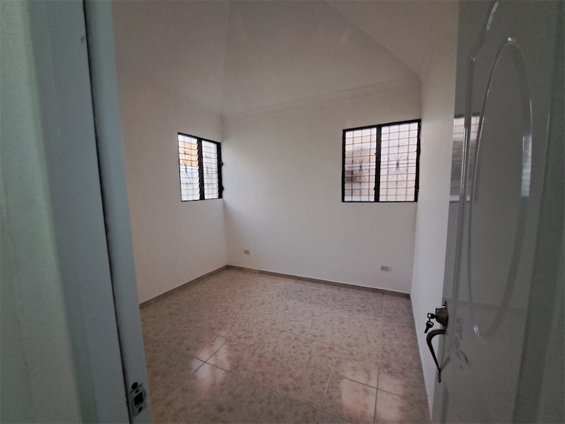 casas - Venta de casa en Alma Rosa 2da residencial cerrado Santo Domingo este 2