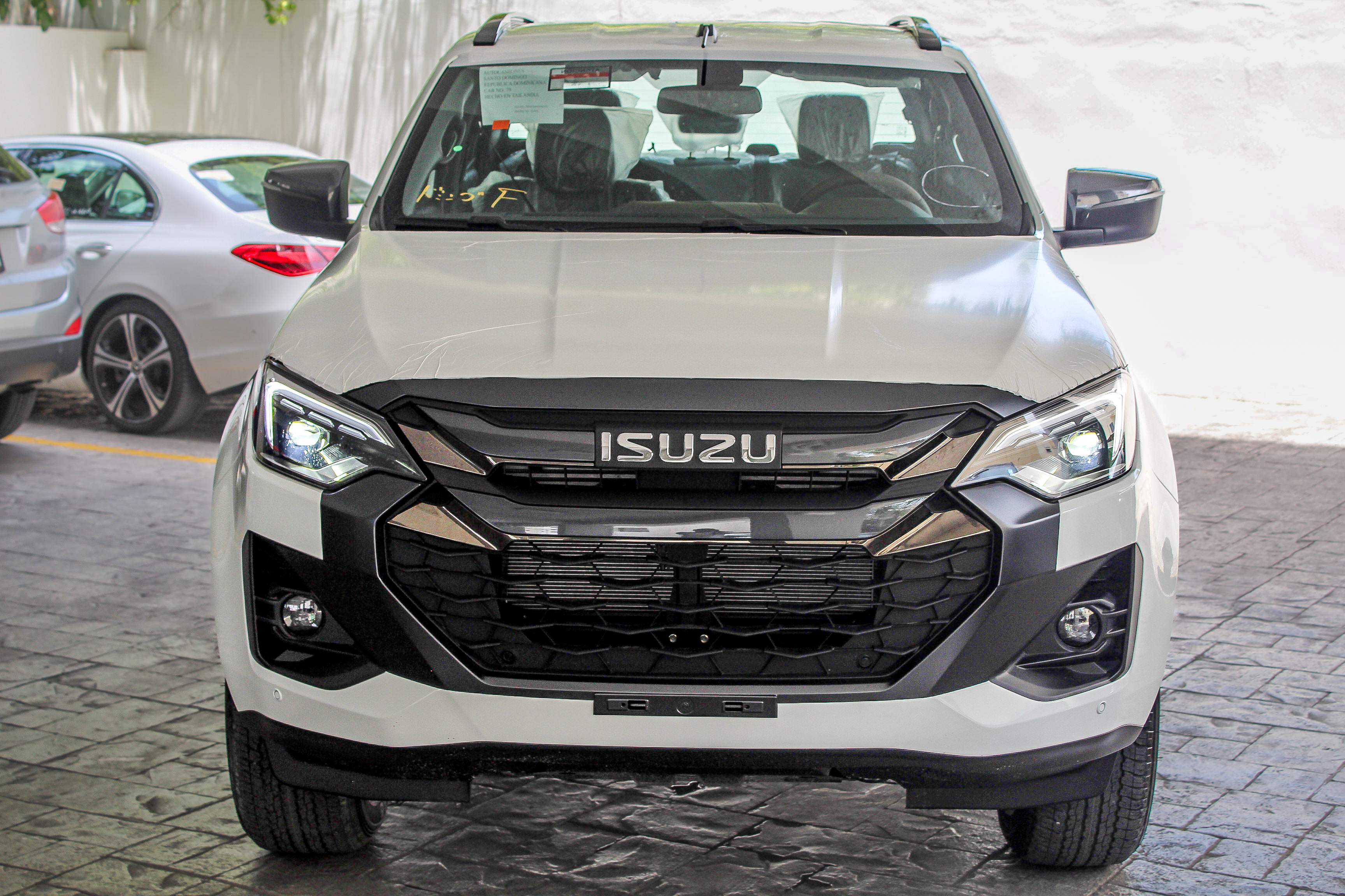 jeepetas y camionetas - Isuzu Dmax Full 2026 Blanco 7