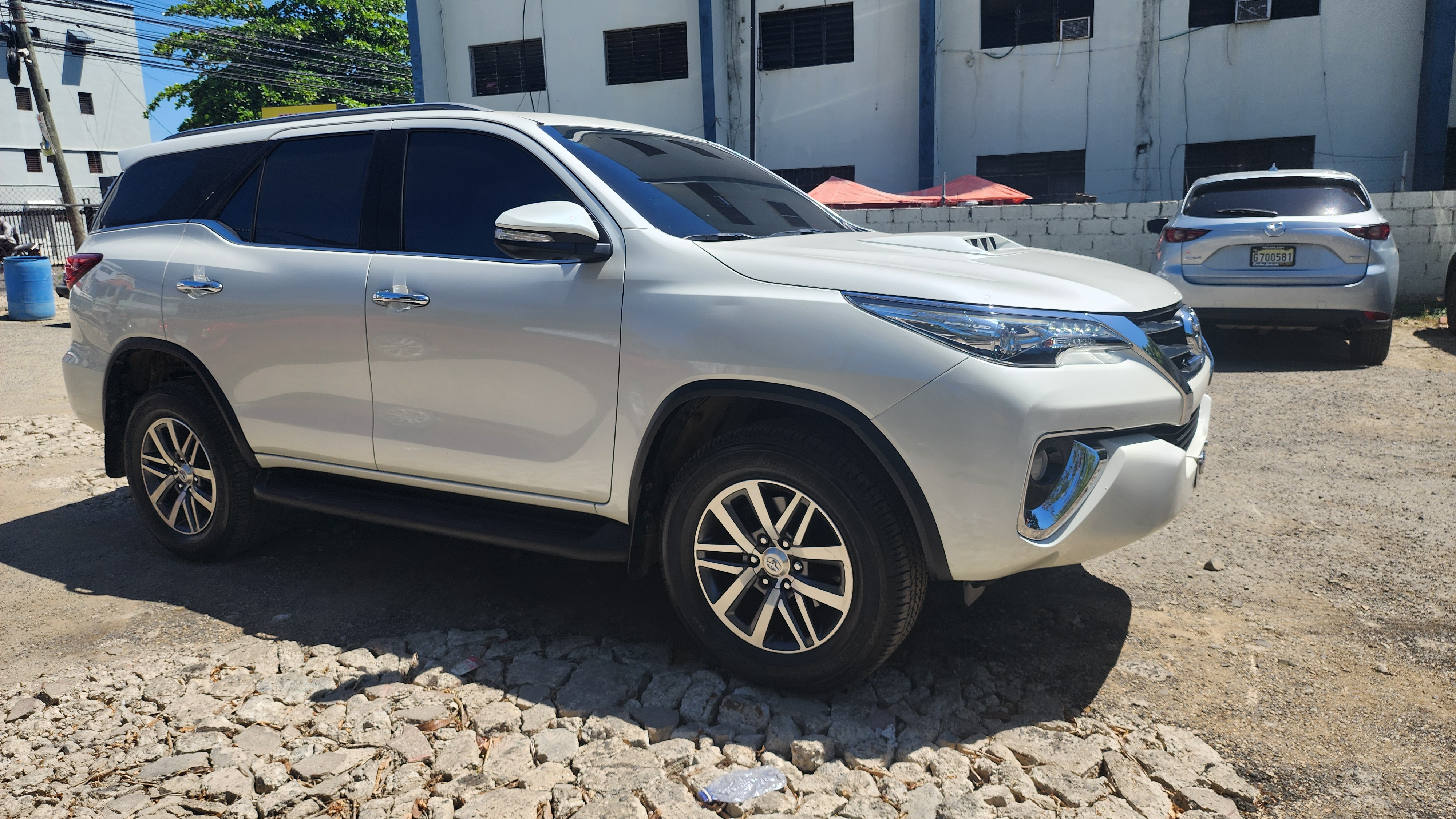 jeepetas y camionetas - Toyota fortuner 2018 1