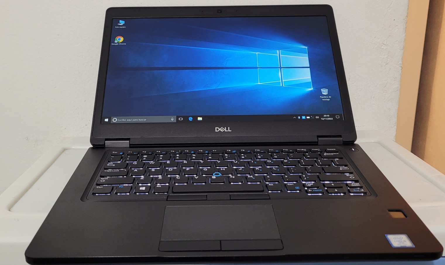 computadoras y laptops - Dell Slim Touch 14 Pulg Core i5 7ma Gen Ram 8gb ddr4 Disco SSD 512GB Full