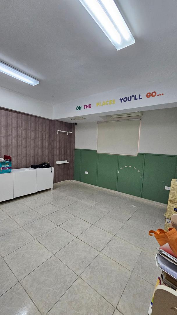 oficinas y locales comerciales - Local con baño y aire acondicionado en Naco 1er nivel 23 mts 1